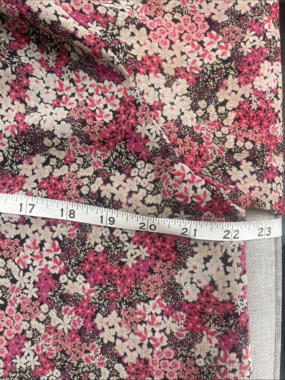 LOFT Pink/Black/Cream Floral Peasant Blouse Size M - Picture 4 of 5